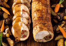 Charger l'image dans la galerie, Demi chapon de grain farci (coq élevé au grain)